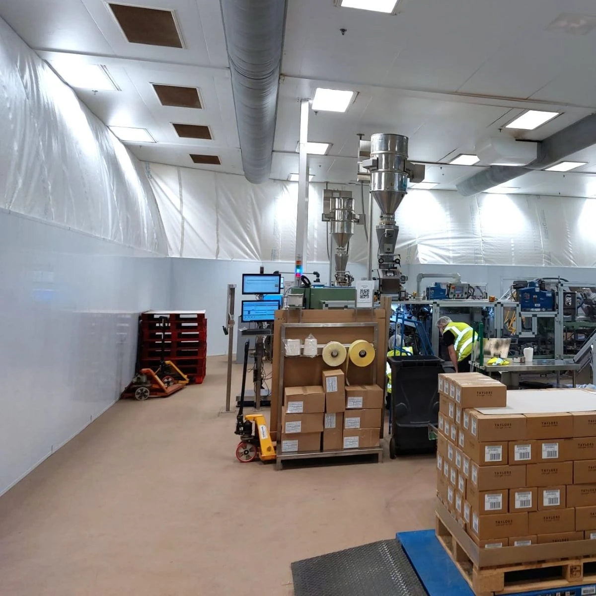 Manufacturing Hoarding Systems | Hoarding Warehouse